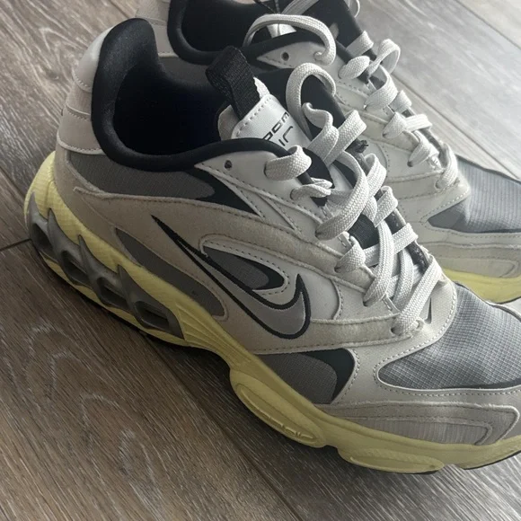 Nike Air Zoom Sneakers in Gray and Black with Yellow Accents - Picture 3 of 4